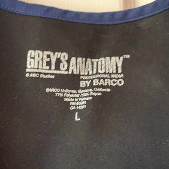 Grey’s Anatomy Navy Scrub Top - Picture 6 of 6
